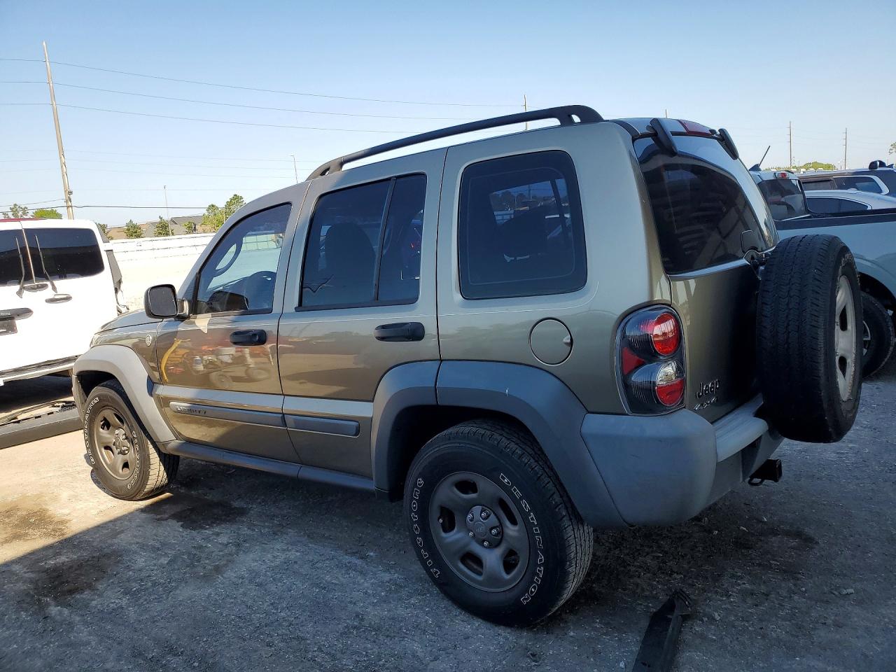 2005 JEEP LIBERTY SPORT photo 3
