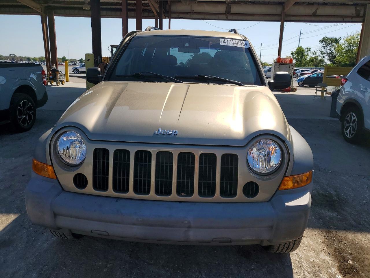 2005 JEEP LIBERTY SPORT photo 9
