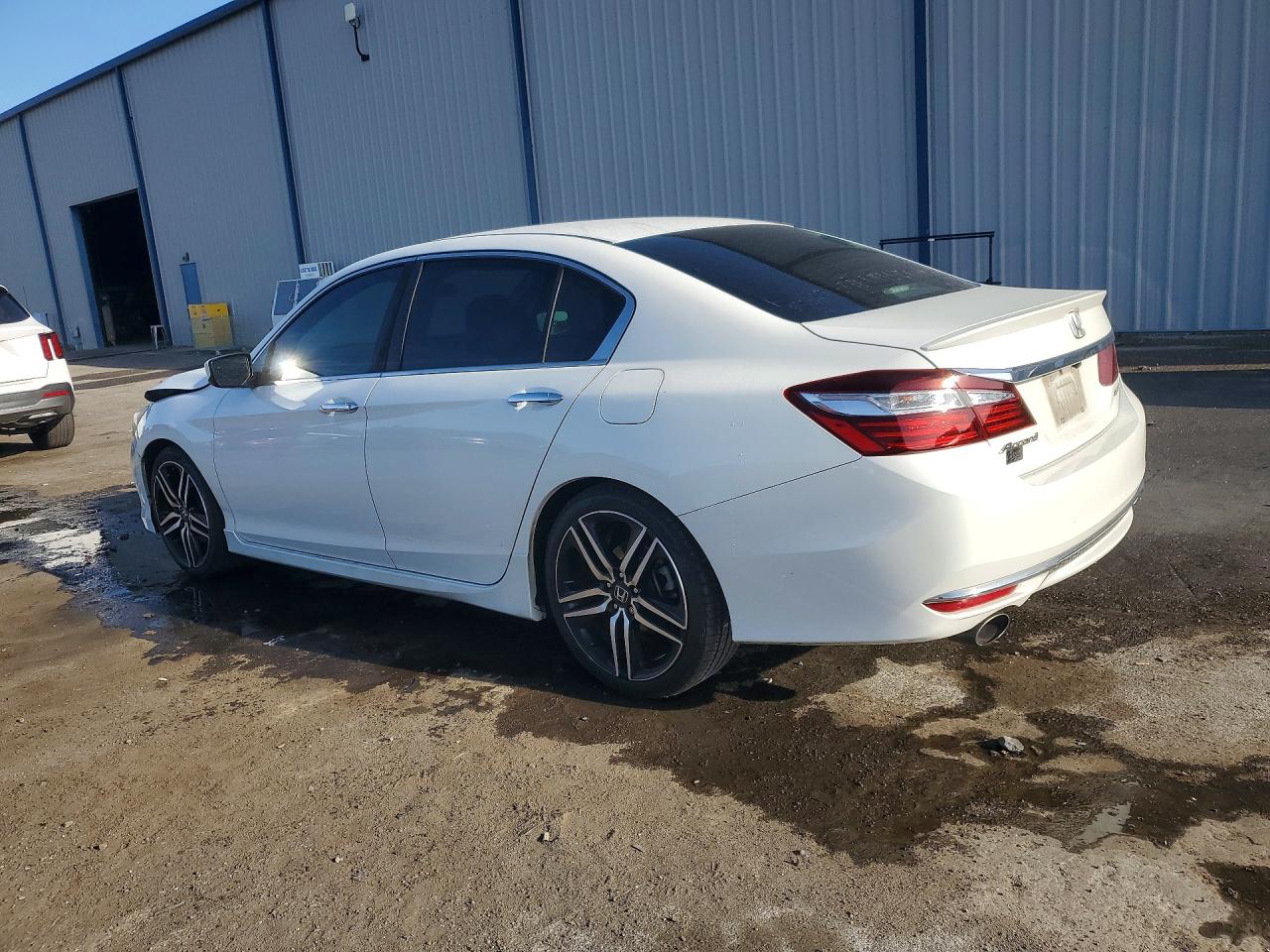 2017 HONDA ACCORD SPORT photo 2