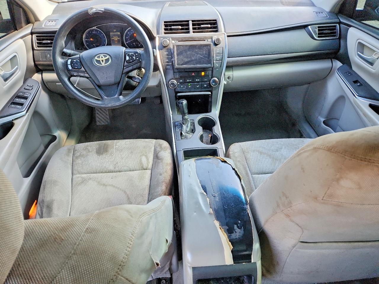 2016 TOYOTA CAMRY LE photo 15