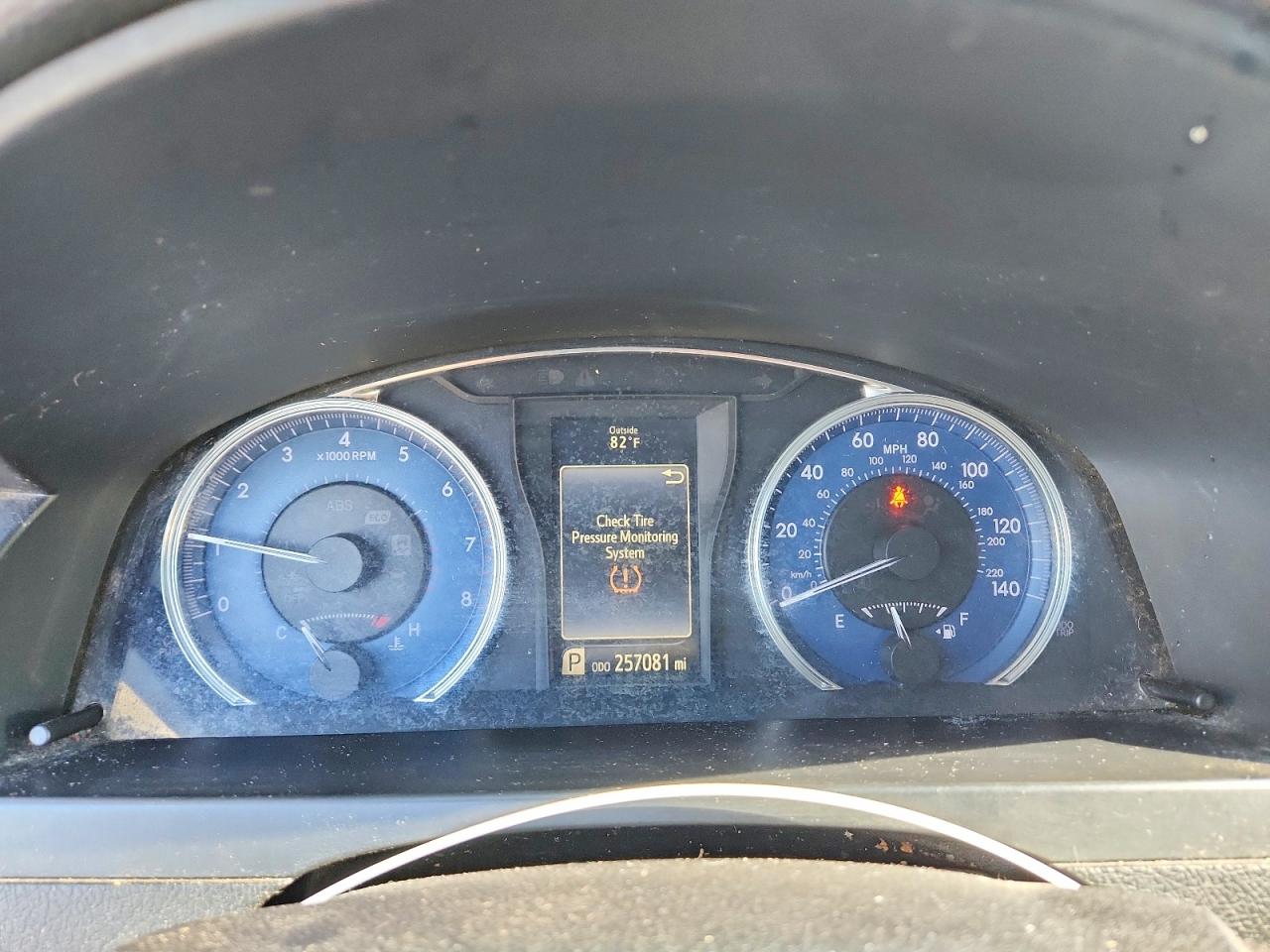 2016 TOYOTA CAMRY LE photo 17