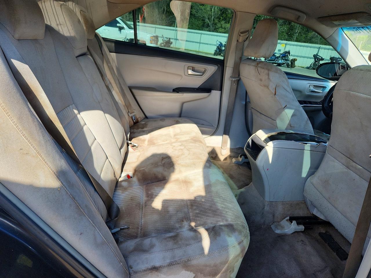 2016 TOYOTA CAMRY LE photo 19