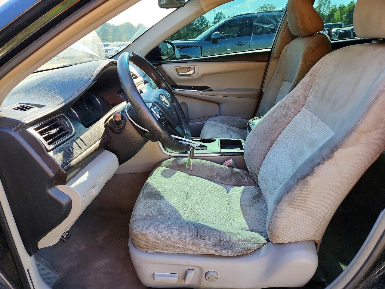 2016 TOYOTA CAMRY LE photo 13