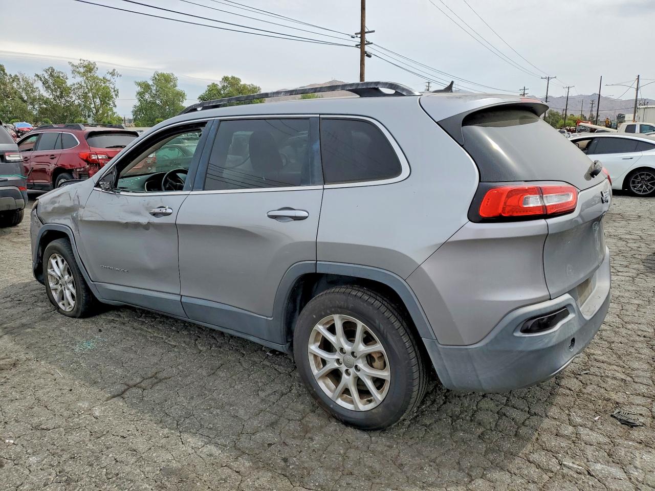 2015 JEEP CHEROKEE LATITUDE photo 3