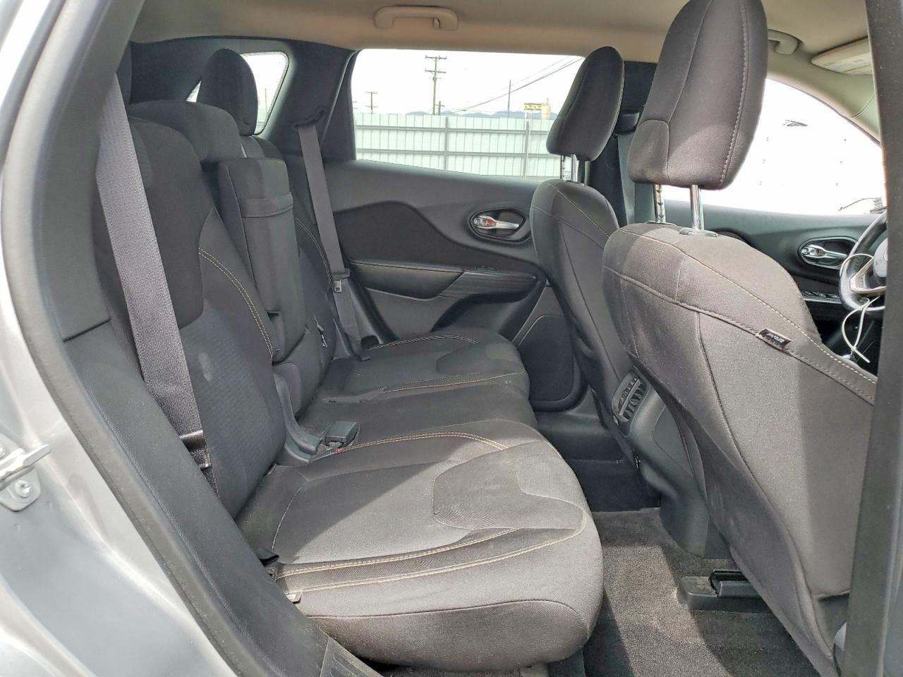2015 JEEP CHEROKEE LATITUDE photo 21