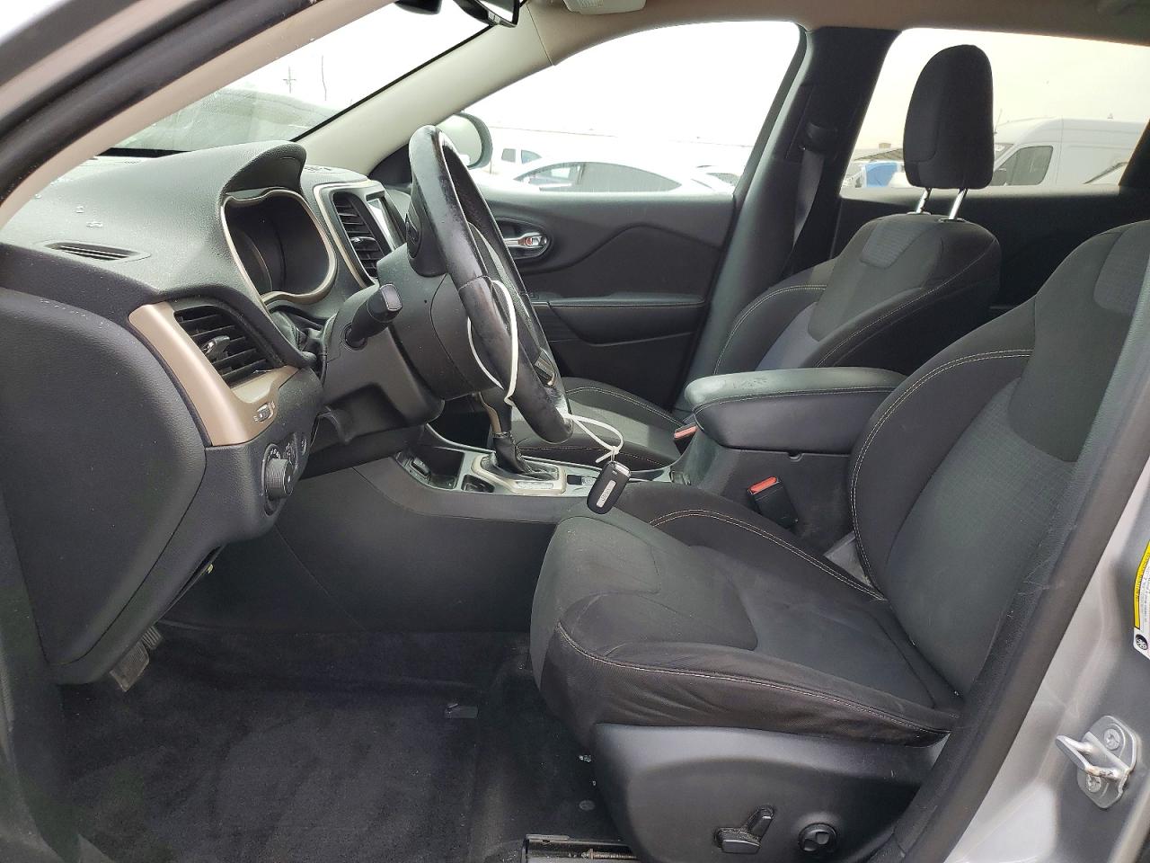 2015 JEEP CHEROKEE LATITUDE photo 13