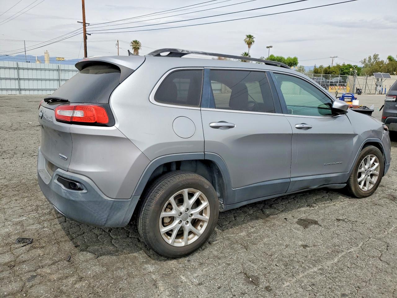 2015 JEEP CHEROKEE LATITUDE photo 5