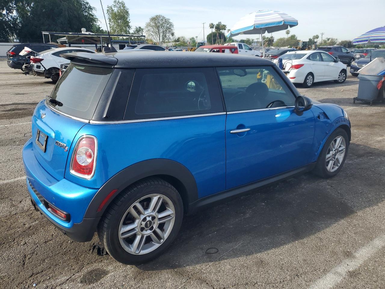 2012 MINI COOPER S photo 5