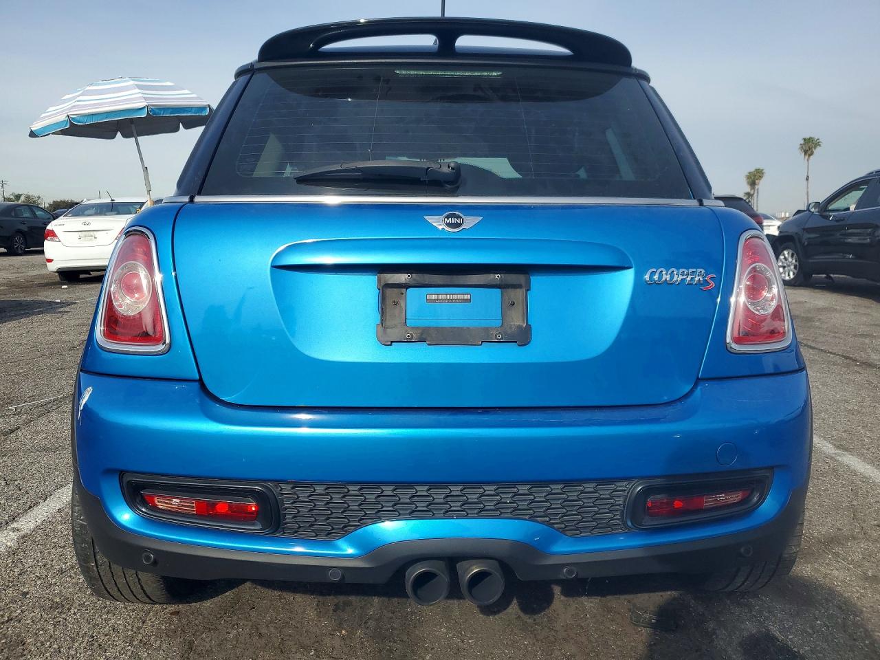 2012 MINI COOPER S photo 11