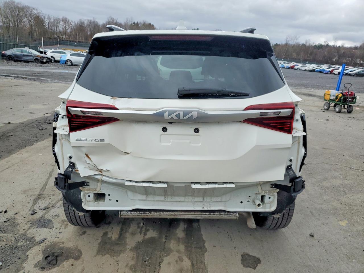 2023 KIA SELTOS EX photo 6
