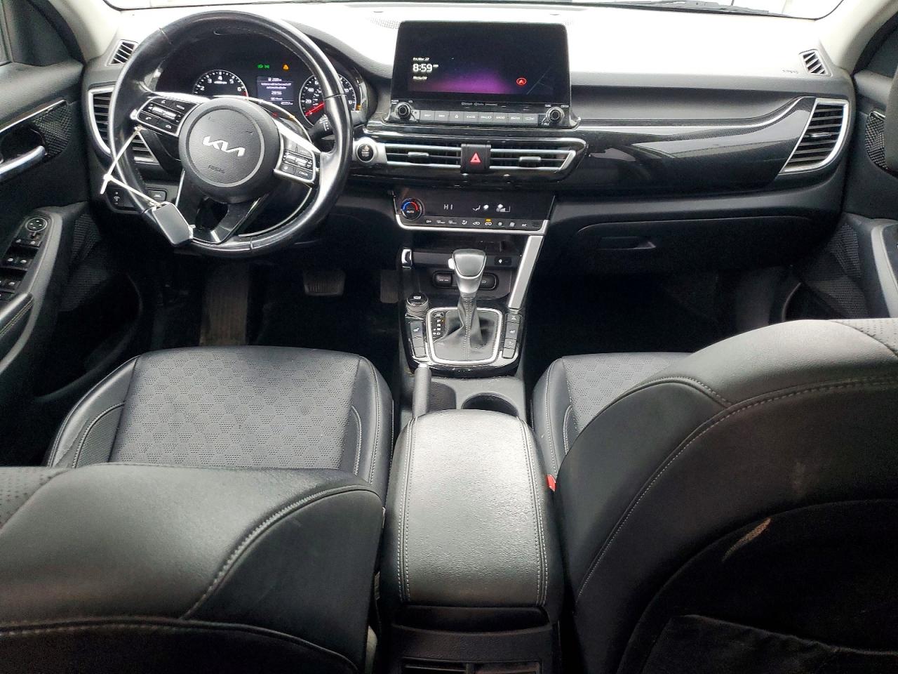 2023 KIA SELTOS EX photo 8