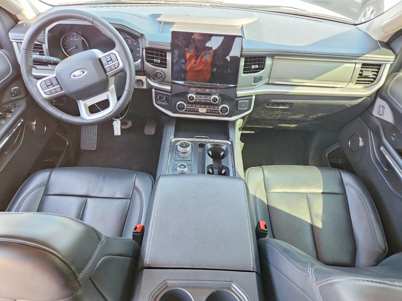 2024 FORD EXPEDITION MAX XLT photo 8