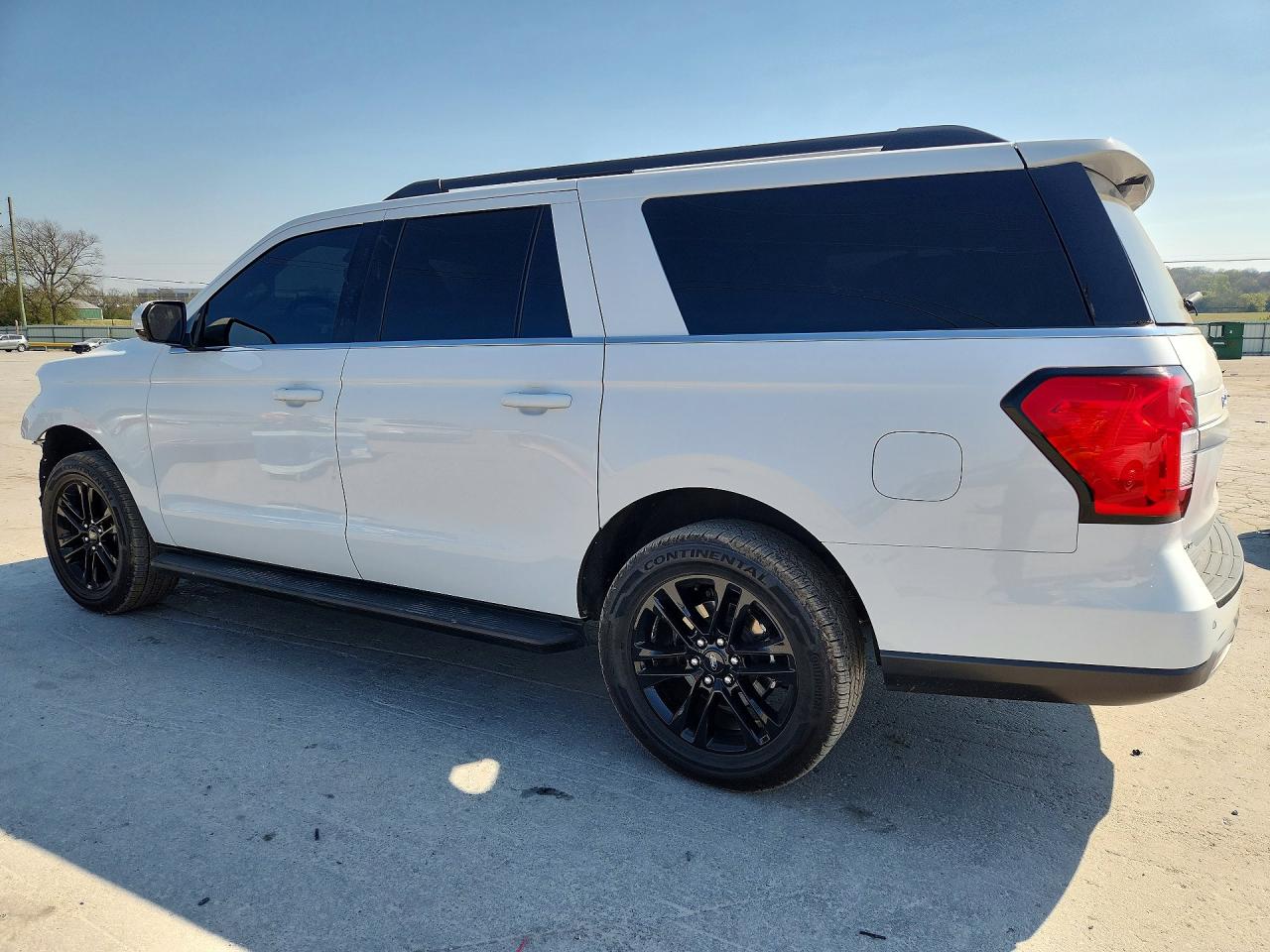 2024 FORD EXPEDITION MAX XLT photo 2