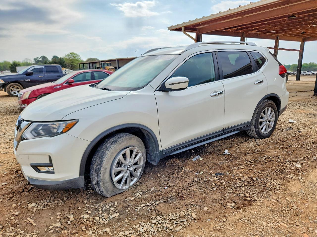 2017 NISSAN ROGUE