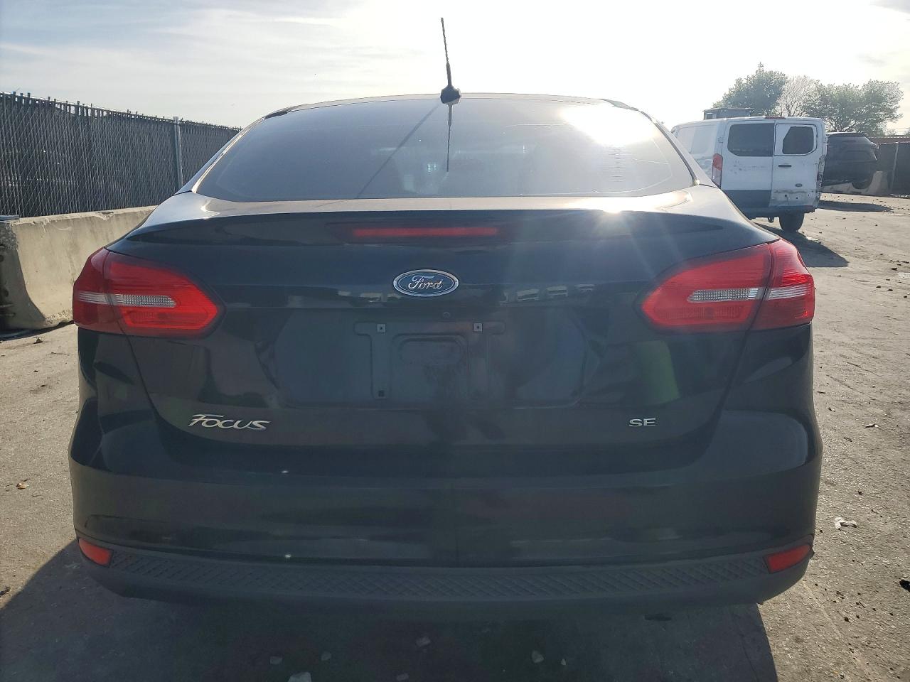 2018 FORD FOCUS SE photo 6