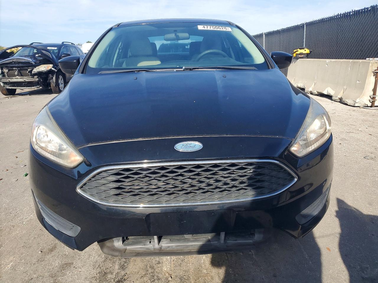 2018 FORD FOCUS SE photo 5