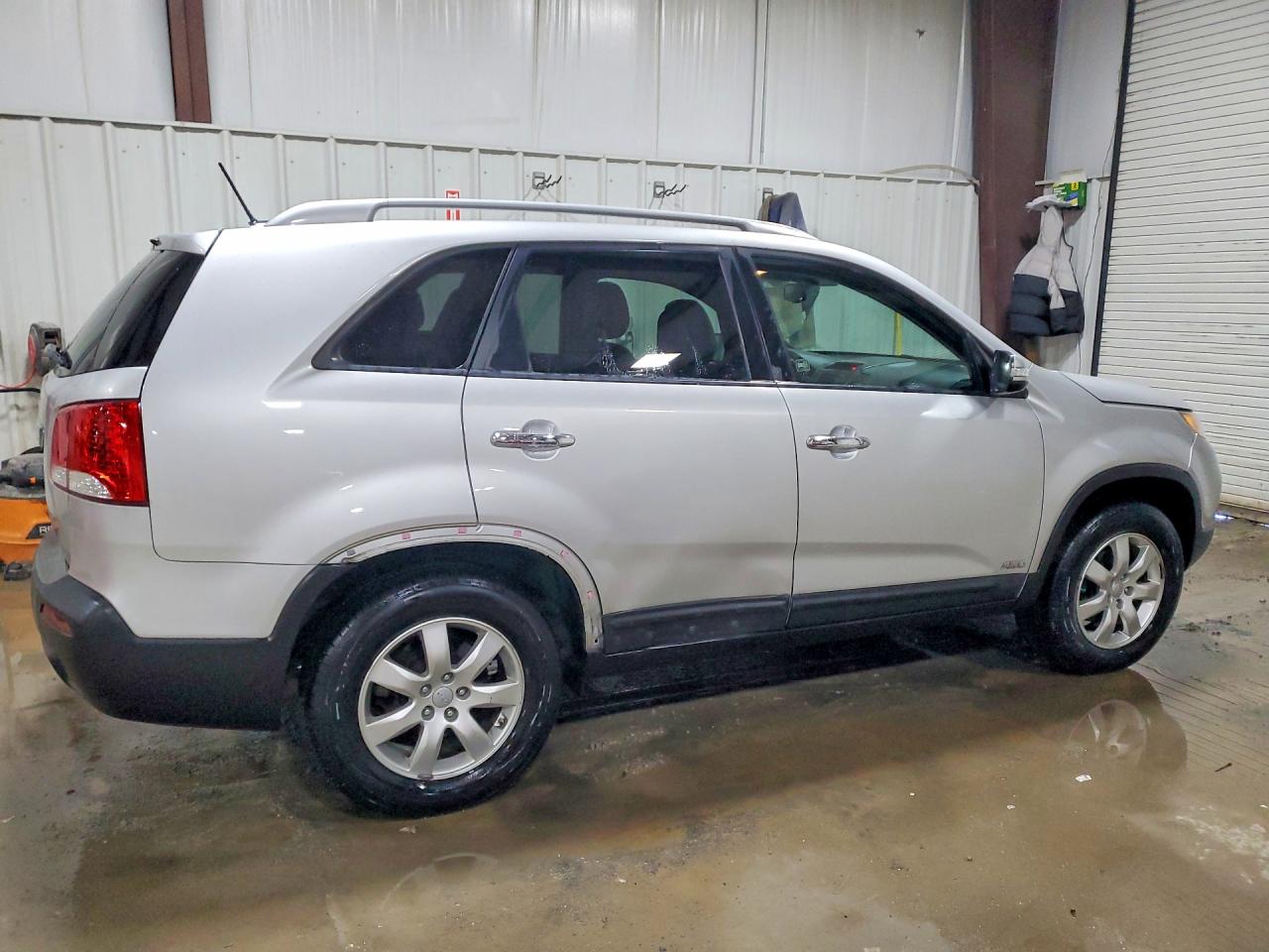 2013 KIA SORENTO LX photo 3