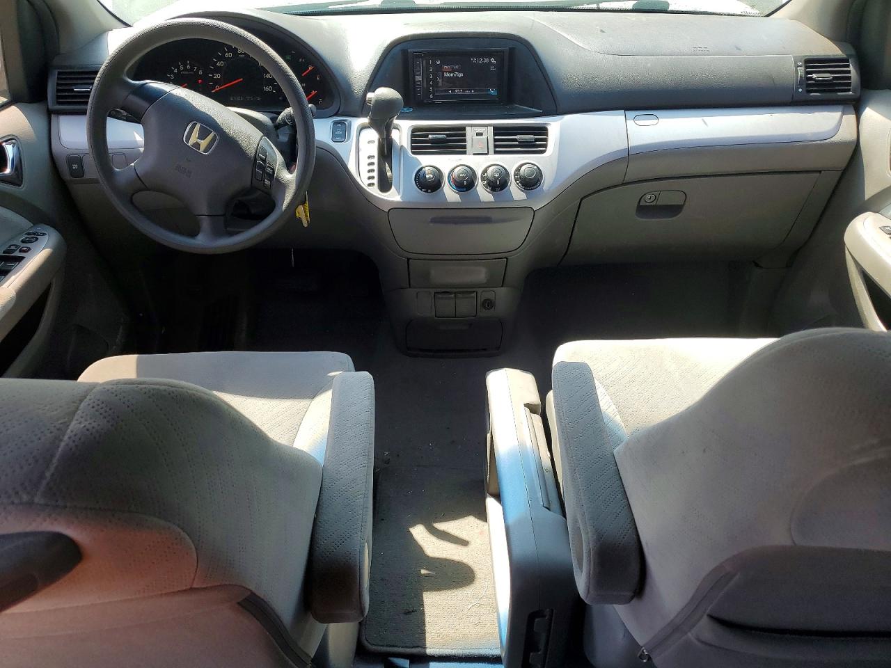 2010 HONDA ODYSSEY LX photo 22