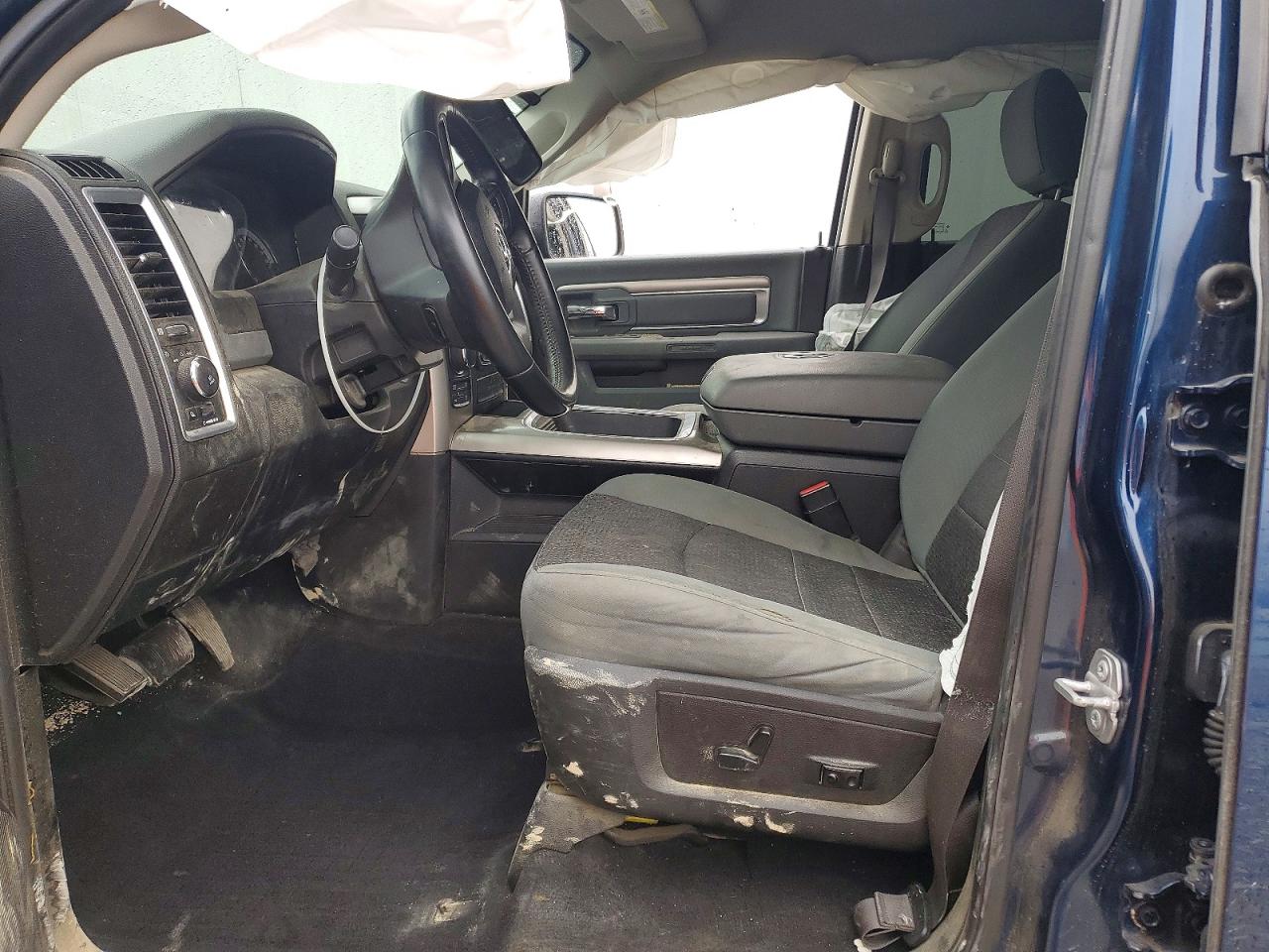 2019 RAM 1500 CLASSIC SLT photo 13