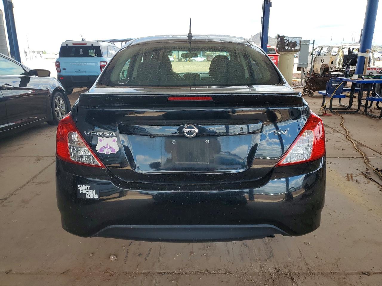 2019 NISSAN VERSA SV photo 16