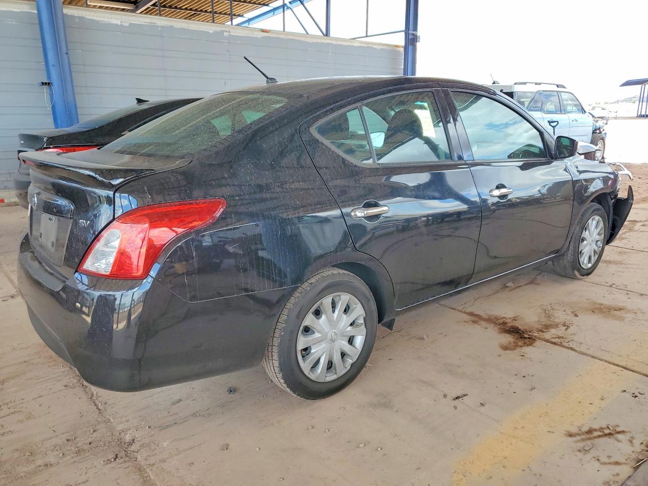 2019 NISSAN VERSA SV photo 7