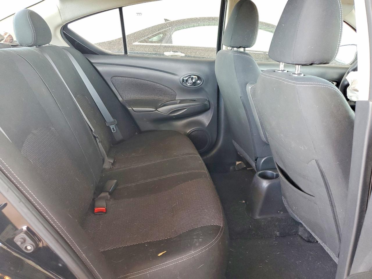 2019 NISSAN VERSA SV photo 28