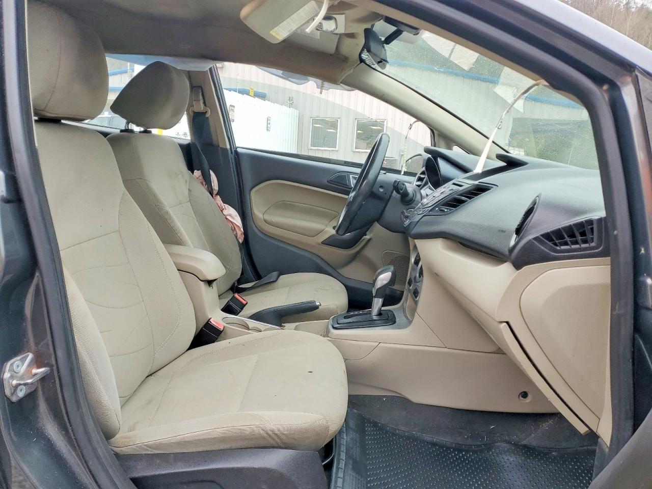 2015 FORD FIESTA SE photo 7
