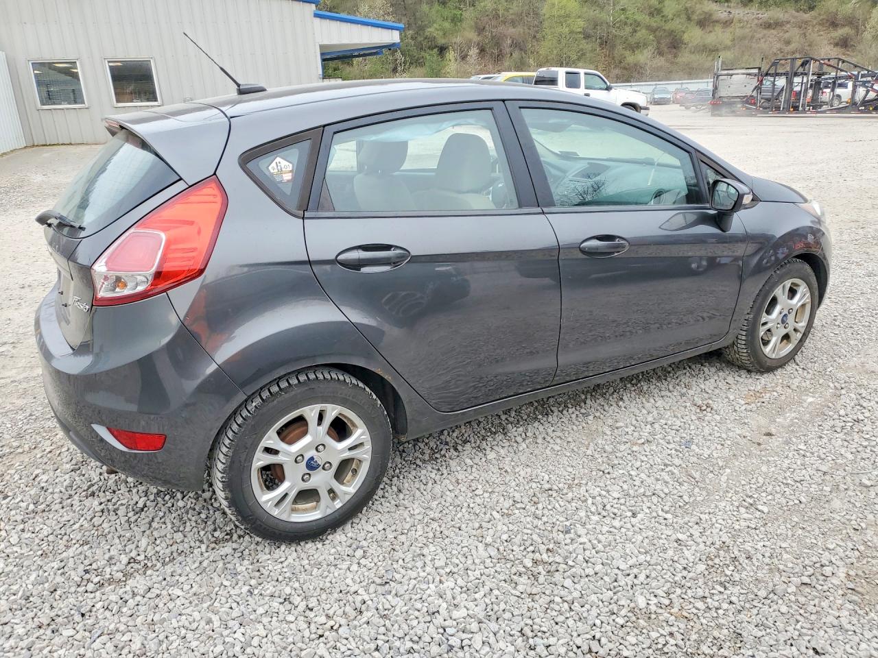 2015 FORD FIESTA SE photo 3