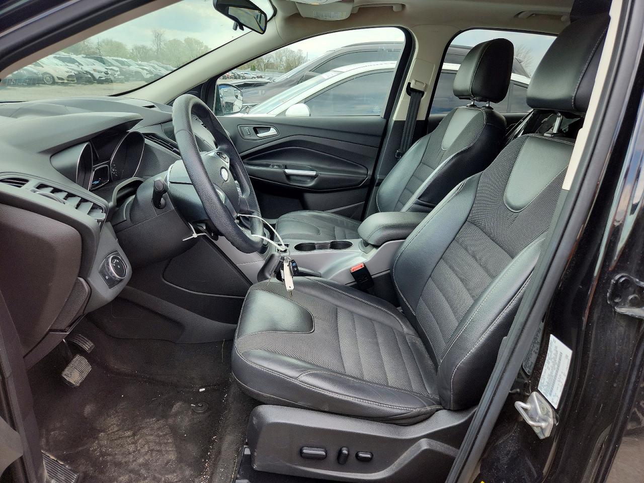 2016 FORD ESCAPE SE photo 19