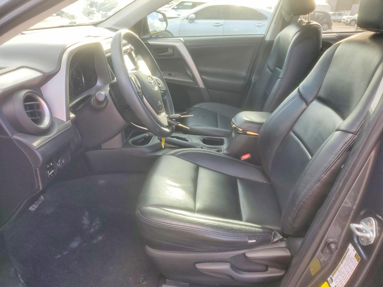 2018 TOYOTA RAV4 LE photo 7