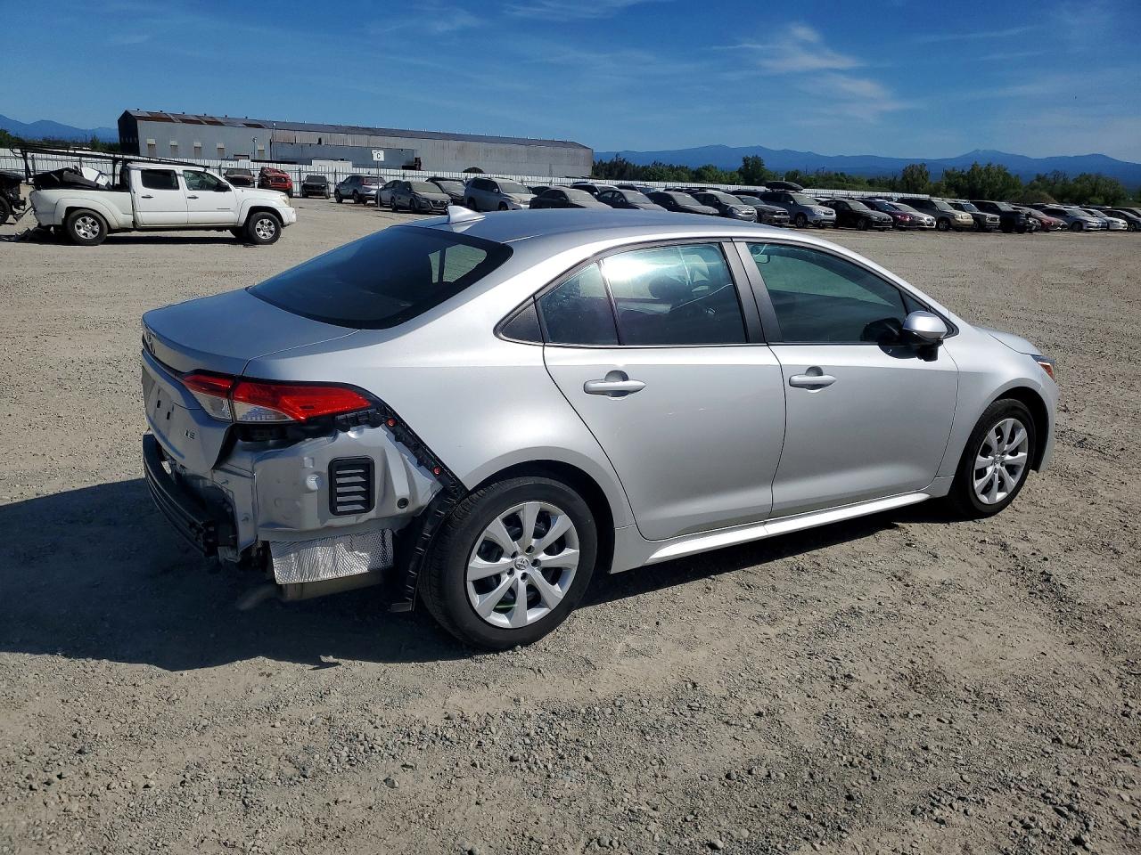 2024 TOYOTA COROLLA LE photo 5