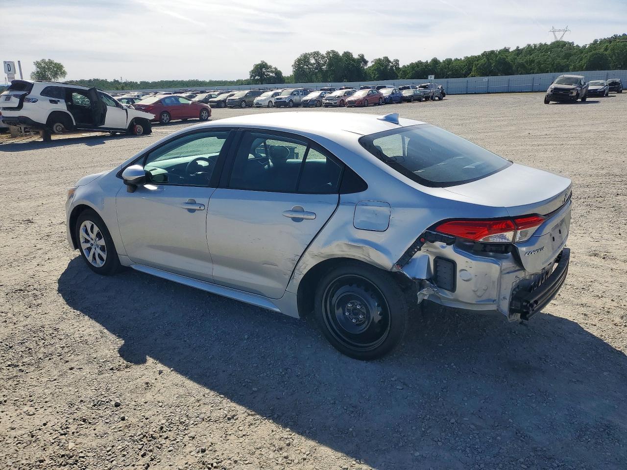 2024 TOYOTA COROLLA LE photo 3