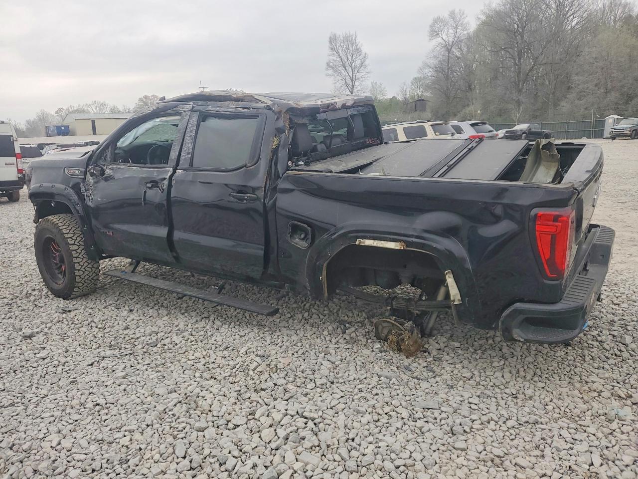 2020 GMC SIERRA K1500 AT4 photo 2