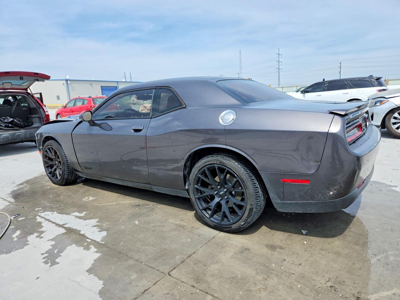 2016 DODGE CHALLENGER SXT photo 3