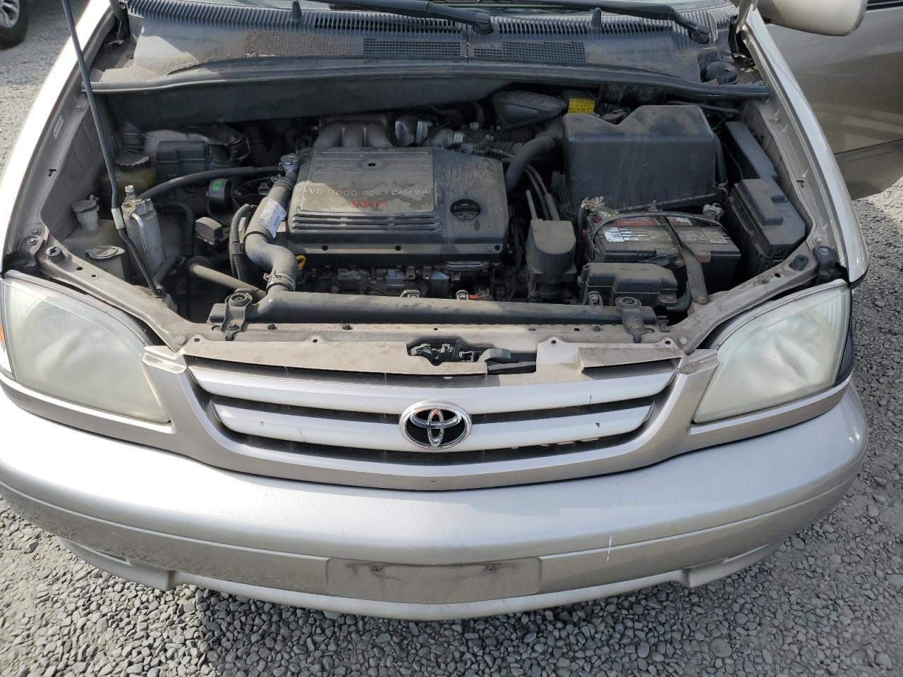 2001 TOYOTA SIENNA LE photo 12