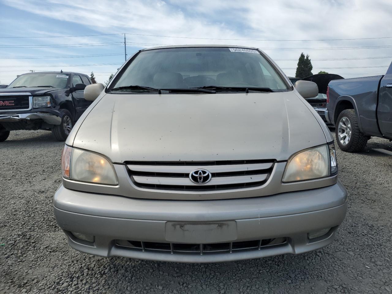2001 TOYOTA SIENNA LE photo 5