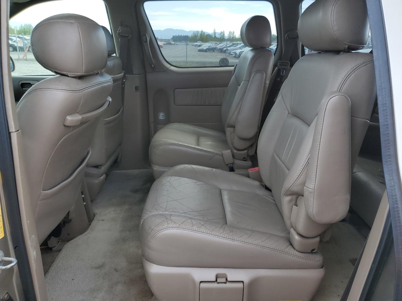 2001 TOYOTA SIENNA LE photo 11