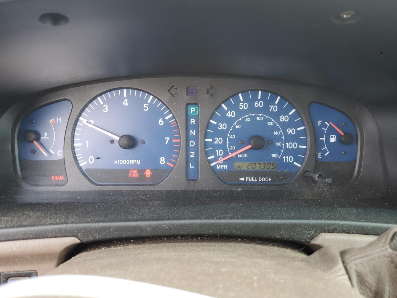 2001 TOYOTA SIENNA LE photo 9