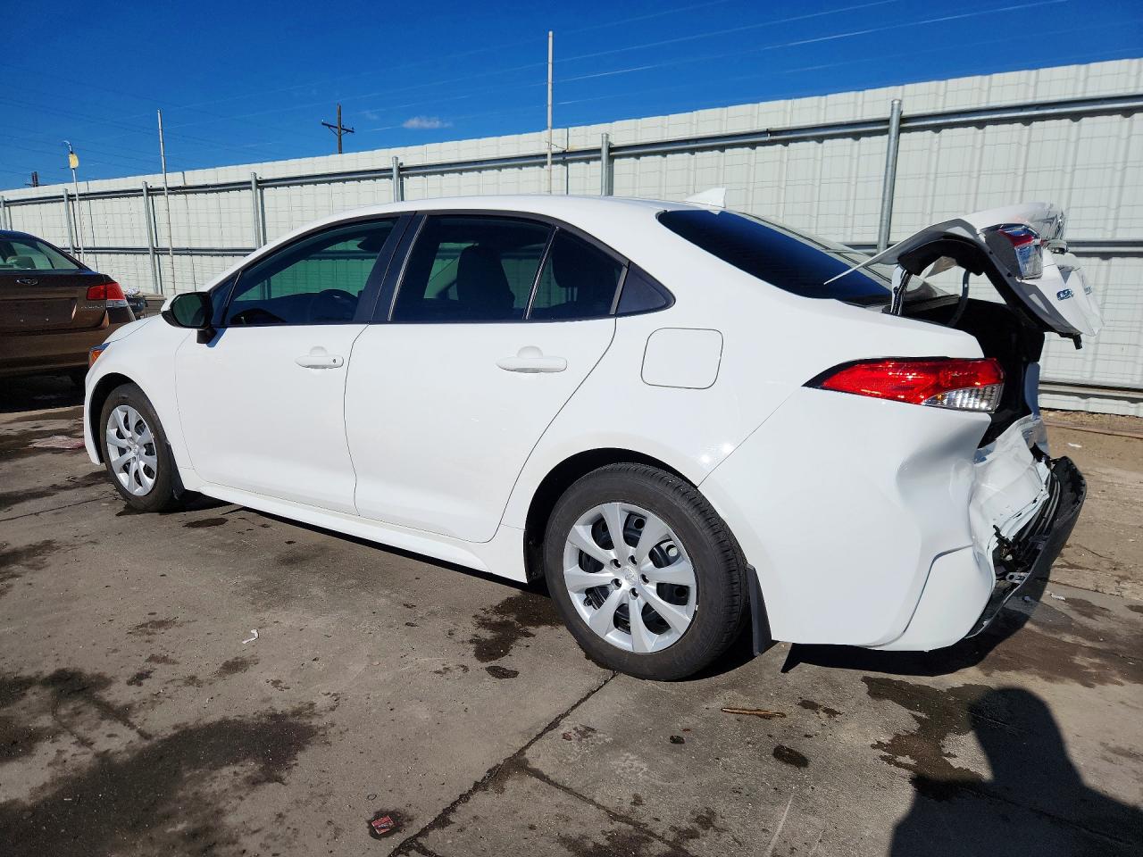 2024 TOYOTA COROLLA LE photo 3