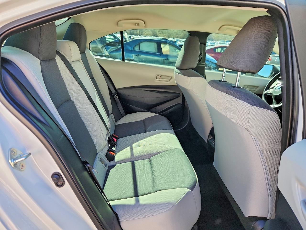 2024 TOYOTA COROLLA LE photo 19