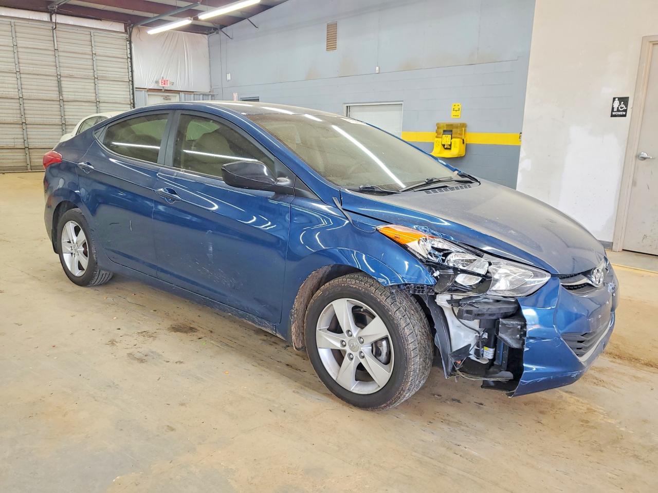 2013 HYUNDAI ELANTRA GLS photo 4