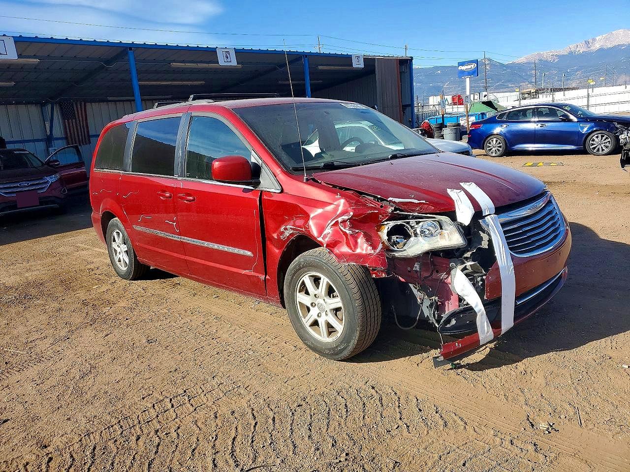 2012 CHRYSLER TOWN & COUNTRY TOURING photo 7