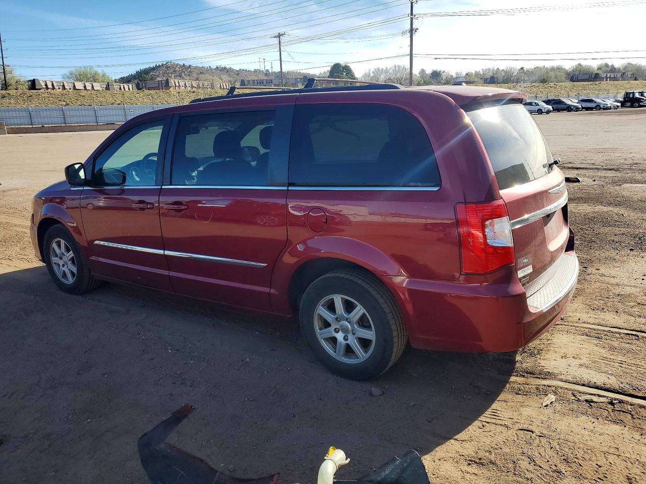 2012 CHRYSLER TOWN & COUNTRY TOURING photo 3