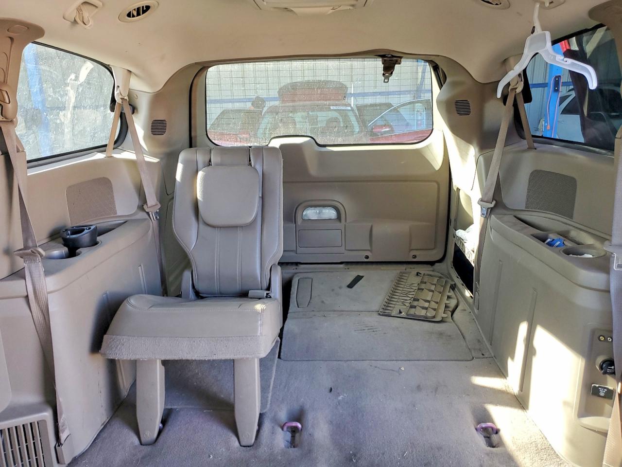 2012 CHRYSLER TOWN & COUNTRY TOURING photo 19