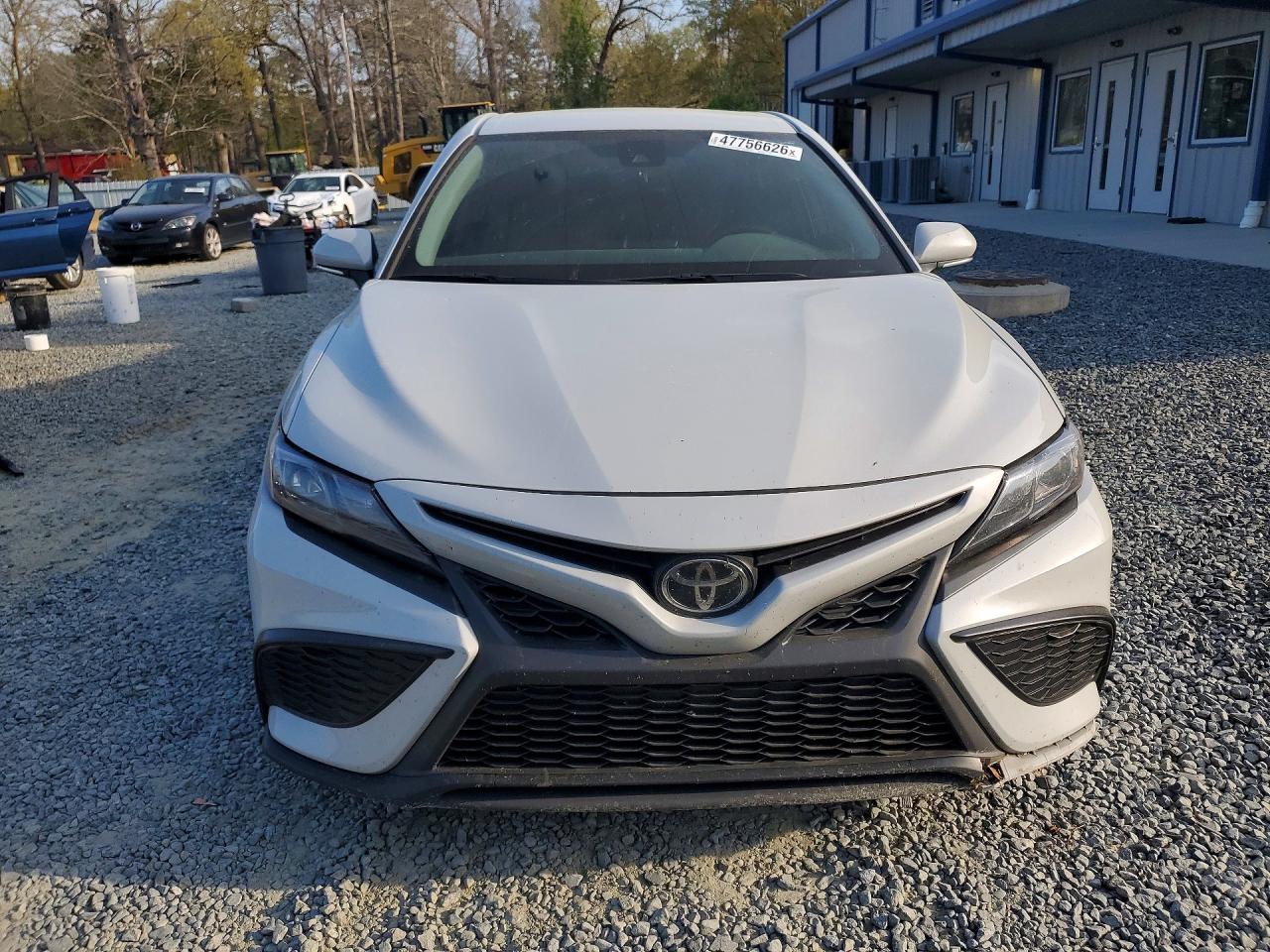 2024 TOYOTA CAMRY SE photo 13