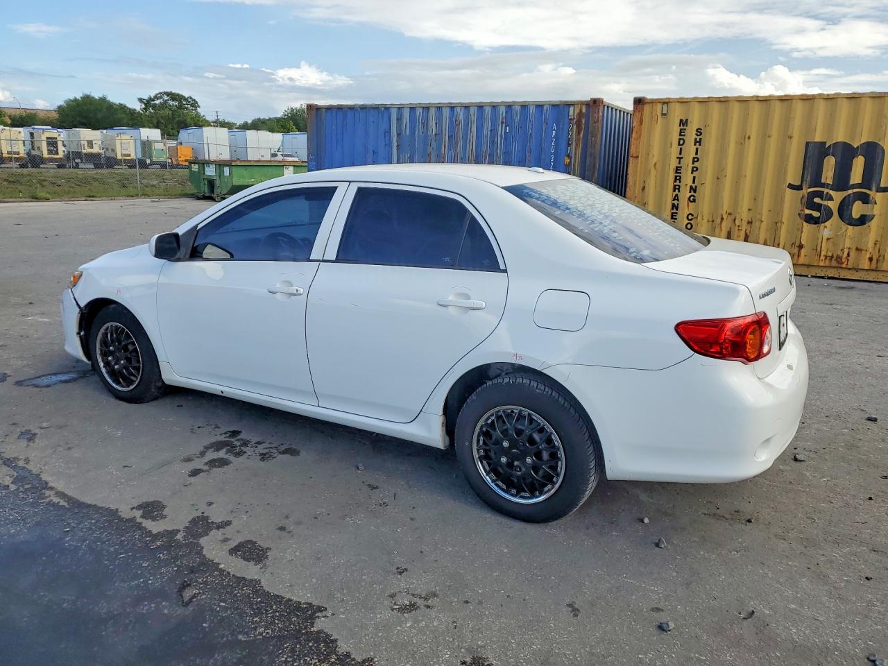 2010 TOYOTA COROLLA LE photo 2
