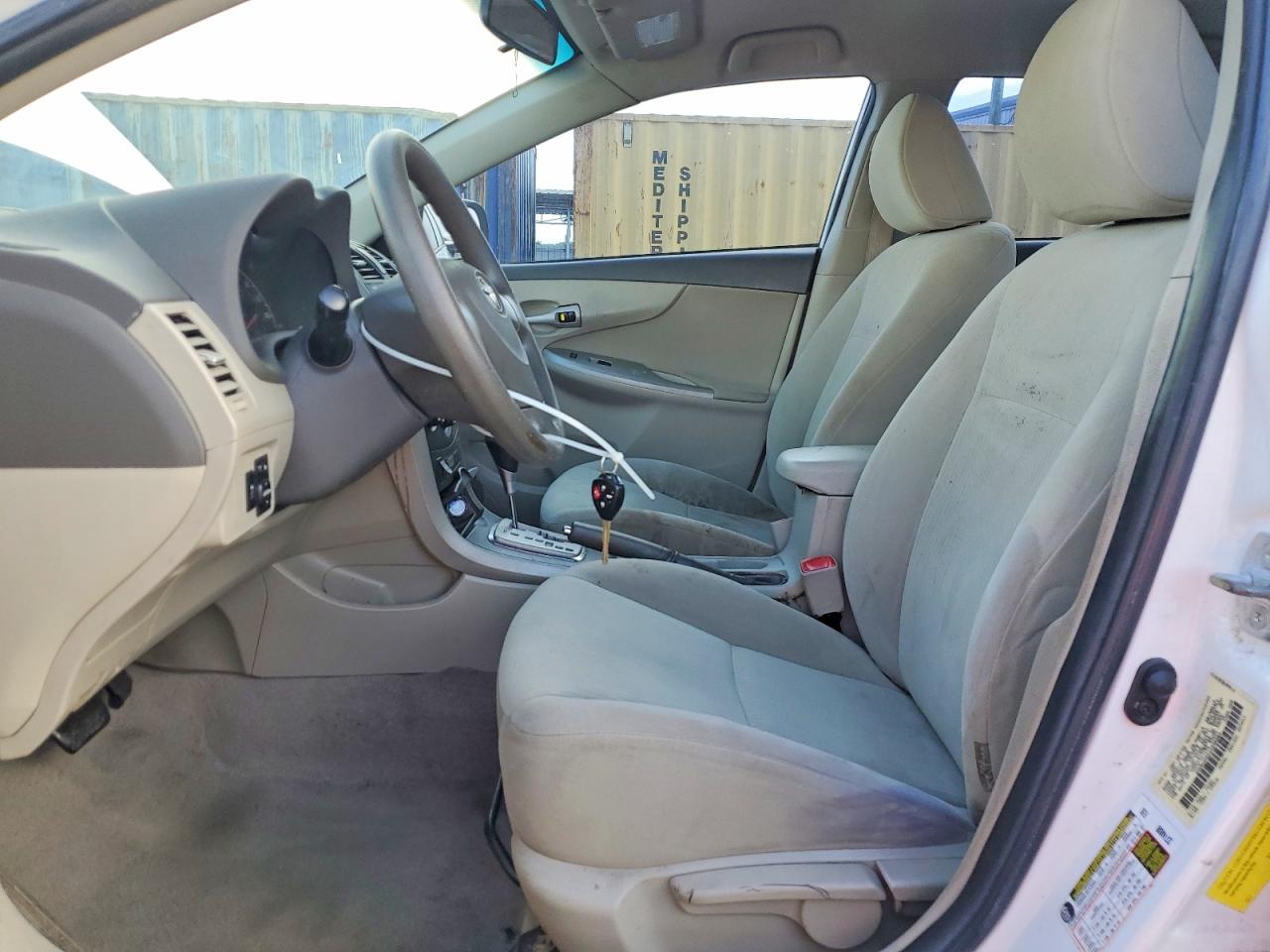 2010 TOYOTA COROLLA LE photo 7