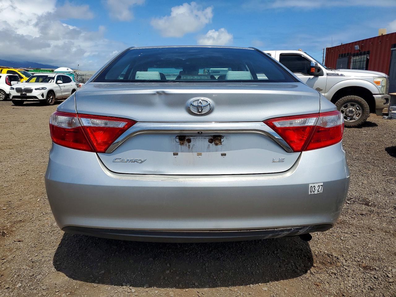 2015 TOYOTA CAMRY LE photo 11