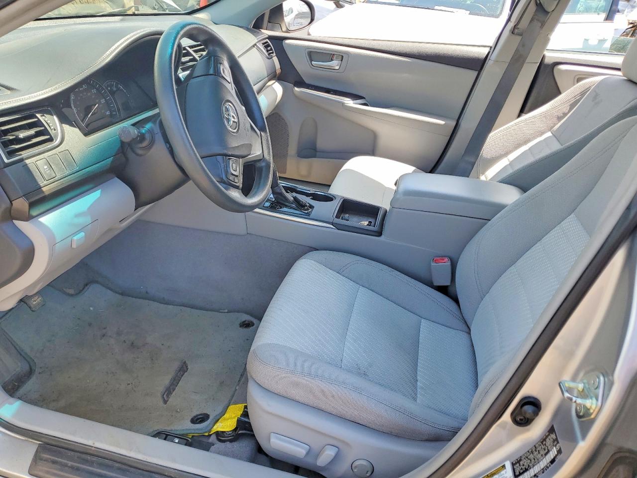 2015 TOYOTA CAMRY LE photo 13
