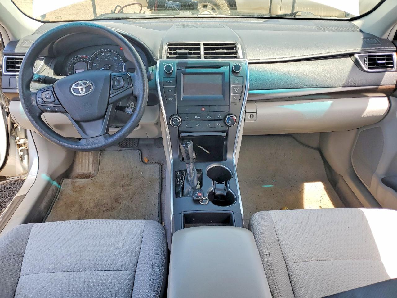 2015 TOYOTA CAMRY LE photo 15